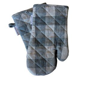 The Cross “Marjorie” blue plaid oven mitts Jilly Box NWT